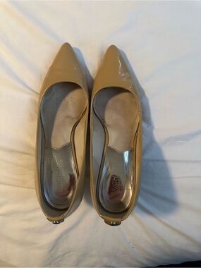 Michael Kors Beige Patent Leather Pointed Toe Pumps- size 8